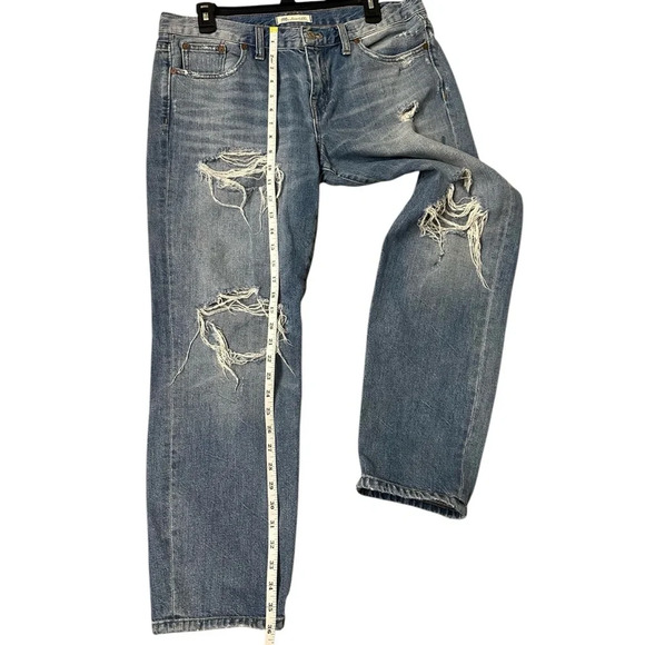 Madewell Distressed Straight Jean. size 30. - Picture 6 of 8